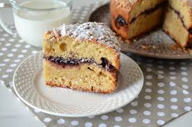 Pune crema in forme tapetate cu unt si faina si adauga deasupra bucatelele de visine. Prajitura Cu Dulceata Reteta Rapida De Prajitura Retete Culinare By Teo S Kitchen