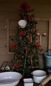 Christmas Tree Decorated With Antique Red Handled Kitchen Utensils Christmas Tree Crafts Primitive Christmas Tree Christmas Tree Decorations