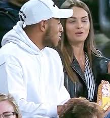 Wen datet corentin tolisso in 2021? Fc Bayern Family Fc Bayern Families 2018 2019