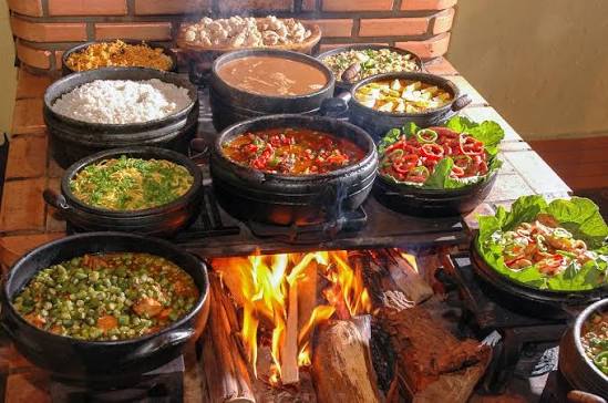 Culinária Mineira: tradição e influência dos ingredientes locais