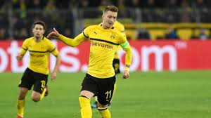 Schon nach 6 minuten hat wolfsburg bereits zwei gute chancen, aber bürki und der pfosten sind zur stelle. Dortmund Kapitan Bvb Ohne Werdenden Vater Reus Gegen Wolfsburg