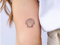 See more of sternschnuppen kindertagespflege on facebook. Tattoo Trends 2018 Diese Winzigen Mini Tattoos Wollen Wir