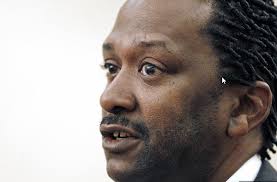 Preobrat: novi vodja neonacistov v ZDA je temnopolt in ima osupljiv načrt  za častilce Hitlerja …