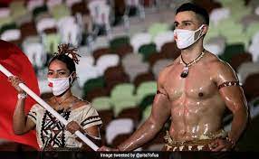 On friday morning, taufatofua did his bit to open the games, strolling into the stadium abs blazing. Vbo Jkeizqgktm