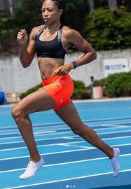 Allyson felix is married to kenneth ferguson, who shares felix's passion for running as he is a former sprinter and hurdler. Allyson Felix Age Allyson Michelle Felix Track Sprinter Runner Athleta Field Nike Feet 2020 Husband How Old Weight Net Worth Wiki Family Bio Pocket News Alert