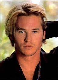 Lo más llamativo de la jornada fue 'val', documental autobiográfico sobre y con val kilmer filmado por el propio actor. Val Kilmer Val Kilmer Actors Hollywood Actor