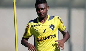 Após o empate por 1 a 1 no couto pereira, as equipes decidem o destino da taça no rio de janeiro. Vitinho Segue Orientacoes De Jair Ventura Para Se Firmar No Botafogo Nd