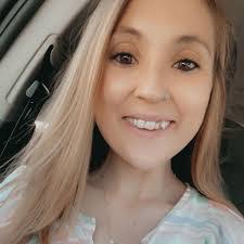 Leah Dotson's Instagram, Twitter & Facebook