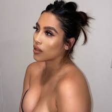 Contact Kassandra Moran