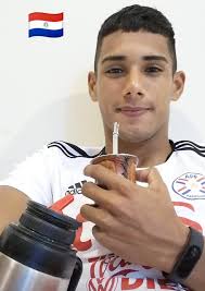 Fredy Vera hoy al servicio de la Albirroja Sub 20, dentro de poco vistiendo  y defendiendo uno de los más Grandes del Paraguay... Un chico que salió de  su Casa con la