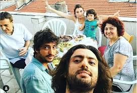 Medcezir dizisindeki afacan yerinde duramayan mert karakteriyle tanıdığımız taner ölmez yeni bir projeyle ekranlara geri dönüyor. Taylan Ozgur Olmez Biyografya