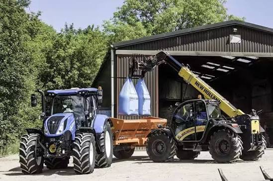 New Holland M427 Telehandler