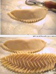 Cornes De Gazelles Demandees Par Notre Chere Anne Mari Corne De Gazelle Gateaux A La Farine D Amande Recette Gateau Marocain