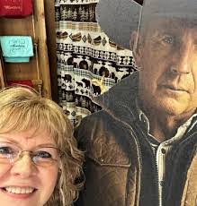 Ivy Hansen's Instagram, Twitter & Facebook