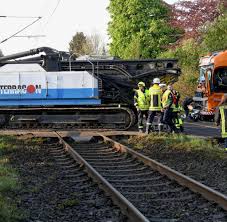 With colin quinn, devin fabry, carla oudin, amy schumer. Zugunglucke Aktuelle News Nachrichten Welt