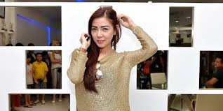 Video viral 445.517 views3 years ago. Pakai Rok Transparan Bella Shofie Tak Sengaja Pamer Dalaman Kapanlagi Com