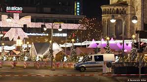 Auf den weihnachtsmärkten in berlin kommt weihnachtliche stimmung auf. Falscher Alarm Auf Berliner Weihnachtsmarkt Aktuell Deutschland Dw 21 12 2019