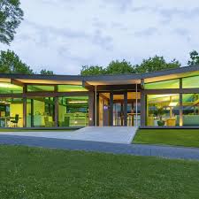 Het regenwater wordt via aluminium afvoerpijpen afgevoerd. Huf Haus Treibt Forschung Fur Ki Gestutzte Smart Homes Voran Presseportal
