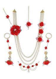 Now A Days Flower Jewellery Are In Trend And Have A Great Demand In Pre Marriage Event Like Haldi Dried Flower Jewelry Flower Jewellery Wedding Flower Jewelry