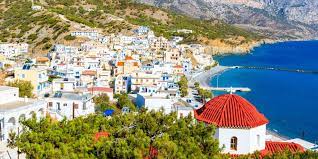 Έχοντας ήδη πάει κόντρα σε όλους και σε όλα, τα δύο αδέλφια. Agries Melisses To Xwrio Diafani Yparxei Kai 8a To Breite Se Ellhniko Nhsi Grafika Sokakia Kai Paradosiakes Tabernes Travel Iefimerida Gr