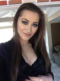 Dani Daniels | Cheer picture poses, Daniels, Dani daniela