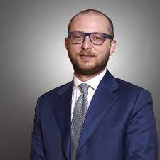Esiste una traduzione puntuale in inglese? Il Nostro Team Pirola Corporate Finance