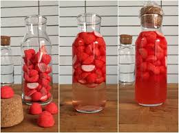 Si Vous Etes Prets A Melanger L Alcool A Des Bonbons Voila 2 Idees Que Vous Avez Probablement Deja Croisees Voire Meme Goute Vodka Tagada Vodka Carambar Vodka