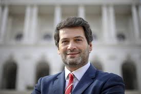 André ventura (sintra, 36 años) está al frente de chega (basta) y con su ascenso, también se abre paso la ultraderecha en el parlamento de portugal. Classify Portuguese Politician Andre Ventura