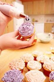 How To Store Swiss Meringue Buttercream Ehow Uk Bakery Business Plan Bakery Business Cake Business
