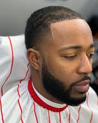 High skin taper with beard trim and line up.⁣ ‼️BOOK NOW‼️⁣ Link in bio⁣ •⁣  •⁣ •⁣  #blurryfade#clean#sharp#blended#skinfade#skintaper#straighthair#curlyhair#waves#wavy#grind#passion#motivated#art#wahl#andis#babyliss4barbers#tomb45#johnyb#azbarber  ...