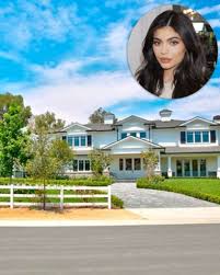 So just last year, through her candice joe trust, kylie jenner purchased not one, but two homes, right. Celeb Home See Inside Kylie Jenner S New 16 Million La Mansion