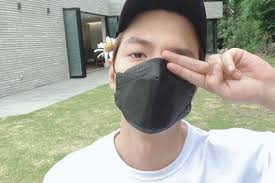 Nama olshop yang islami, bagus, keren, lucu, hoki, unik, mudah diingat & yang belum dipakai cocok untuk nama toko online shop tas, hijab, pakaian, baju, gadget dan kosmetik. 10 Potret Lee Min Ho Pakai Masker Masih Aja Kelihatan Tampan