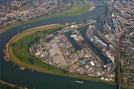 Unsere location bietet für jeden geschmack das passende eckchen. Erneuter Bombenfund Im Neusser Hafen Binnenschifffahrt Online