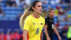 Daniela Montoya: Goles, Pasión y su Inspiradora Relación con Renata Arango - Imagen principal del artículo