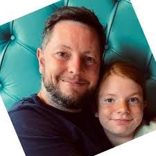 Max Upton's Instagram, Twitter & Facebook