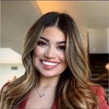 Amanda Kison's Instagram, Twitter & Facebook