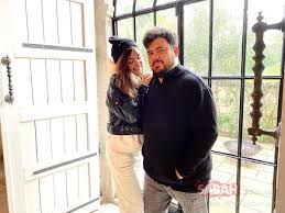 Berfu yenenler, doğum sonrası yayınladığı, eşi eser yenenler'in de olduğu kareye, berfu yenenler, mete yenenler. Mete Bebek Babasi Eser Yenenler In Kopyasi Berfu Yenenler 1 Gunluk Oglu Mete Yi Paylasti Gorenler Gozlerine Inanamadi Magazin Haberleri