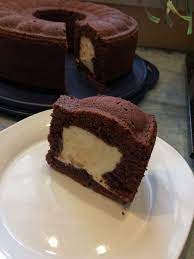 gefullter schokoladenguglhupf kuchen und torten kuchen desserts schokoladen kuchen