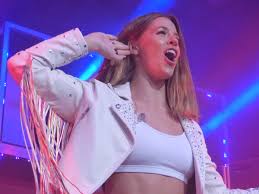 Freu mich auf den sommer und herbst wenn ich sie wieder live erleben darf. Vanessa Mai Bitterer Absturz Schlager De