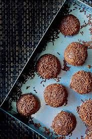 Brigadeiro Recettes Bresiliennes Gateaux En Forme De Livre Recette Traditionnelle