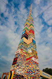 Record Breaking Lego Tower Is 11 Stories High Ohgizmo Lego Worlds Amazing Lego Creations Lego Design
