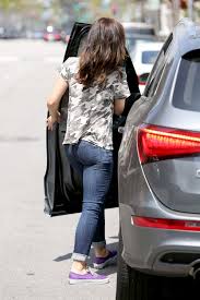 From may 2008 to august 2011, minka kelly was in a relationship with former new york yankees baseball player derek jeter. Minka Kelly In Jeans Out In Beverly Hills Hawtcelebs