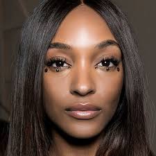 We May Have Found The Most Bizarre Eye Makeup Trend For Summer Makeup Trends Black Eye Makeup Dark Eye Makeup