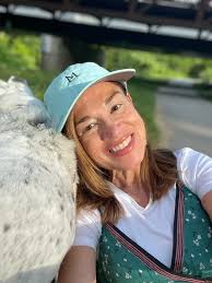 Michelle Benes Walsh (@mbwcocoonsalon) • Instagram photos and videos