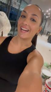 Durante i lavori in cucina ci siamo trovati davanti a una scelta: coprire i  segni lasciati dall’incendio o trasformarli…, Abbiamo scelto la seconda  strada: lì dove il fuoco ha colpito ora ci sono ...