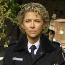 Mort clinique (07 sep 2000). Une Femme D Honneur Saison 4 Allocine