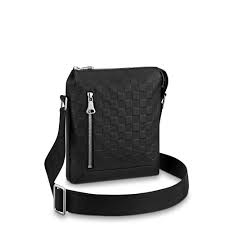 5 out of 5 stars. Discovery Messenger Bb Damier Infini Leather Bags Louis Vuitton