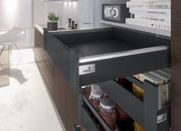 Having all the latest features that define a modern drawer program, you'll find a version to fit the most discriminating requirements. Double Walled Drawer System Hettich
