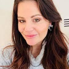 Kara Weston's Instagram, Twitter & Facebook