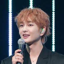 Choose one sesko or Watkins #manchesterunited